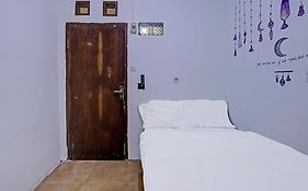 Oyo 91506 Kedai Cinta Guest House