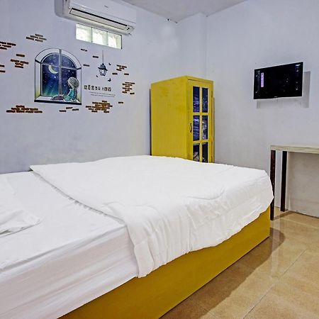 Oyo 91506 Kedai Cinta Guest House Cirebon Bagian luar foto
