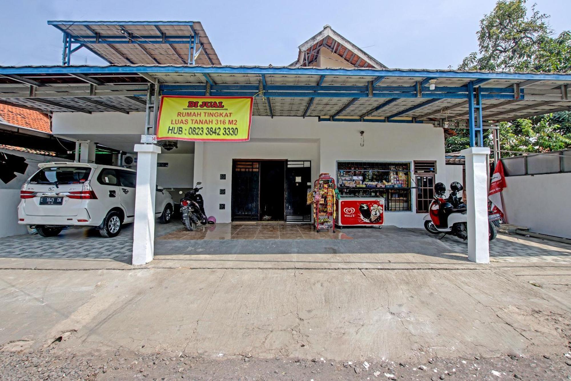 Oyo 91506 Kedai Cinta Guest House Cirebon Bagian luar foto